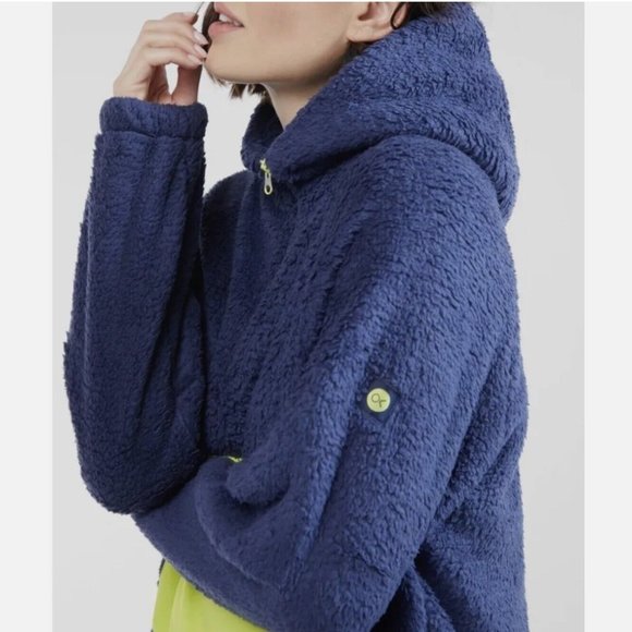 NWT Outerknown Active Sherpa 1/2 Zip Fleece Pullover Neon Green Navy - Picture 3 of 9